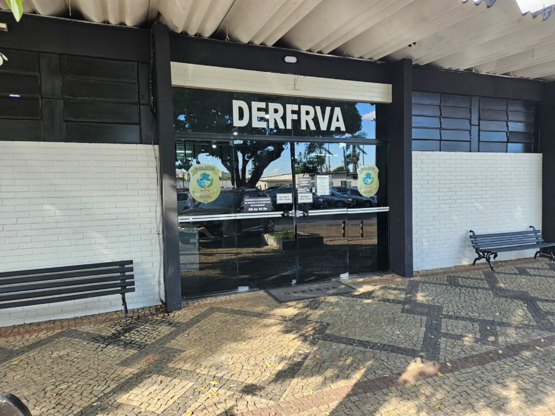 Polícia Efetua Prisão De Suspeito Envolvido Em Roubo De Veículo E