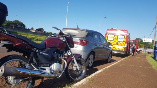 Motociclista fica ferido após colisão com carro no viaduto da Rua Jacarezinho Imagem referente a Motociclista fica ferido após colisão com carro no viaduto da Rua Jacarezinho