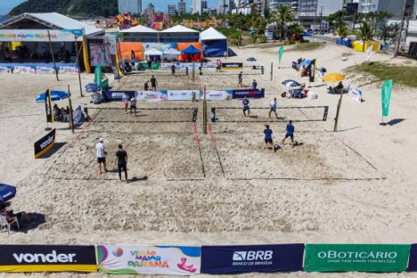 Verão Maior Paraná recebe etapa do mundial de beach tennis disputada por 700 atletas
