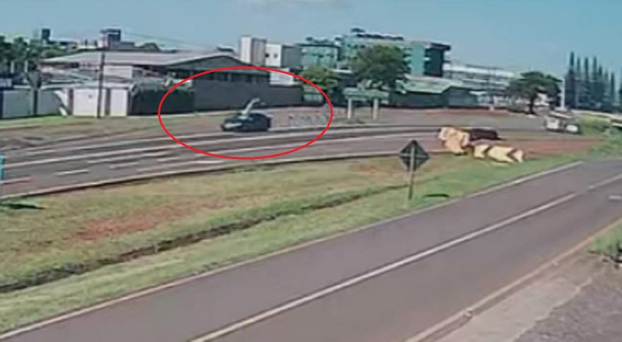 Imagens fortes: Câmera flagra homem sendo atropelado na BR-277 em Cascavel