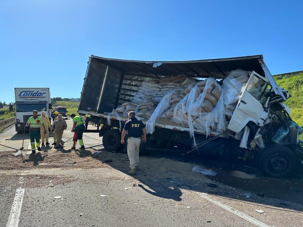 Uma pessoa morre e duas ficam feridas em engavetamento na BR-277 em Curitiba