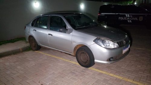 Imagem referente a Trio com Renault Symbol furtado é detido pela Choque no bairro Alto Alegre