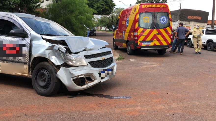 Homem fica ferido em acidente entre Montana e caminhão no Parque São Paulo