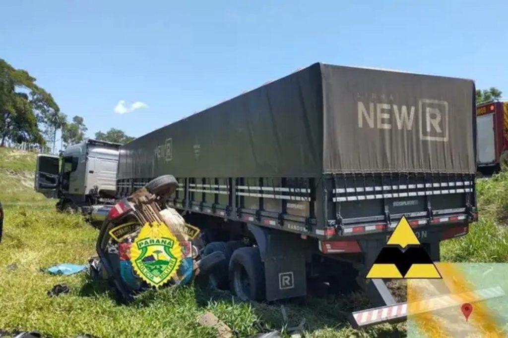 Acidente deixa 4 mortos na PR-082; criança de 5 anos está entre as vítimas Acidente deixa 4 mortos na PR-082; criança de 5 anos está entre as vítimas