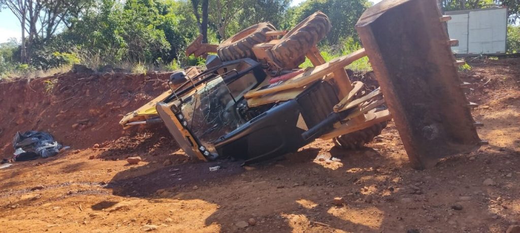 Trabalhador sofre fraturas em acidente de trabalho com retroescavadeira em Boa Vista da Aparecida Trabalhador sofre fraturas em acidente de trabalho com retroescavadeira em Boa Vista da Aparecida