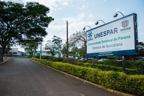 Unespar abre concurso com 86 vagas para professor universitário e salários de até R$ 16 mil Imagem referente a Unespar abre concurso com 86 vagas para professor universitário e salários de até R$ 16 mil