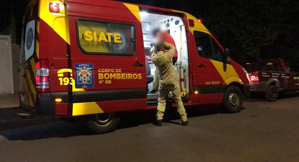 Homem sofre queda e é socorrido pelo Siate no Bairro Alto Alegre Homem sofre queda e é socorrido pelo Siate no Bairro Alto Alegre