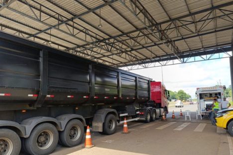 Balança rodoviária do DER/PR ajuda a combater o excesso de carga na PRC-280, no Sudoeste