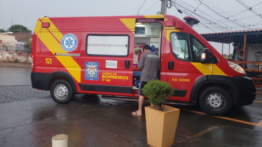 Mulher fica ferida em acidente de trânsito na Rua Adolfo Garcia