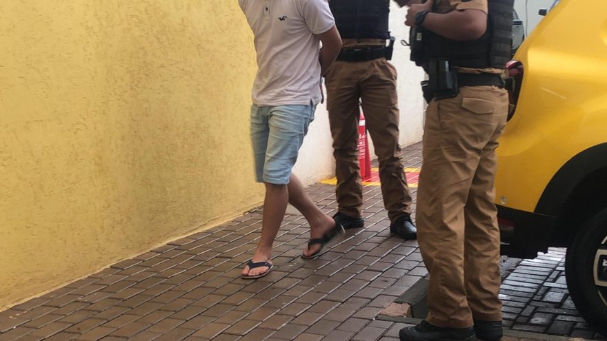 Homem enciumado é preso após atirar contra atual companheiro da Ex