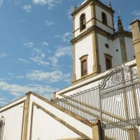 Imagem referente a Brasil tem mais estabelecimentos religiosos que escolas e hospitais