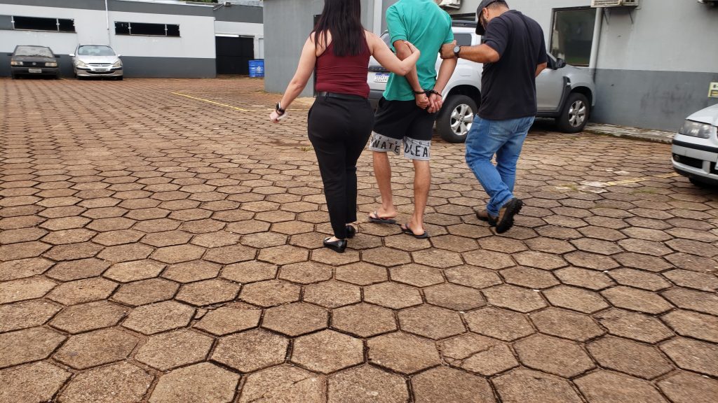 Detido por envolvimento em homicídio no Sanga Funda é levado à Cadeia Pública Detido por envolvimento em homicídio no Sanga Funda é levado à Cadeia Pública