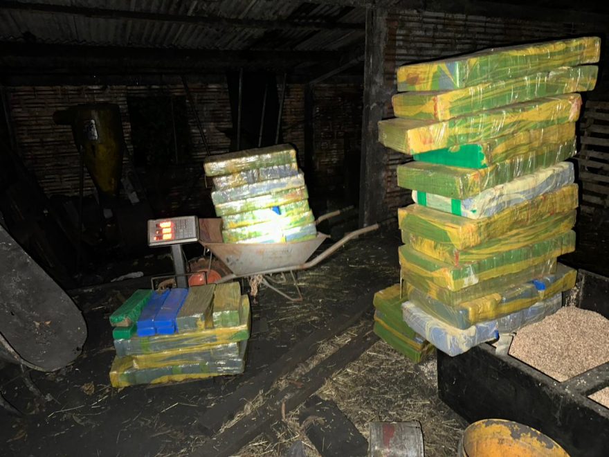 Polícia apreende 300 quilos de maconha na área rural de Cascavel