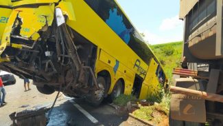 Ônibus com destino a Cascavel se envolve em acidente com vítima fatal na BR-163