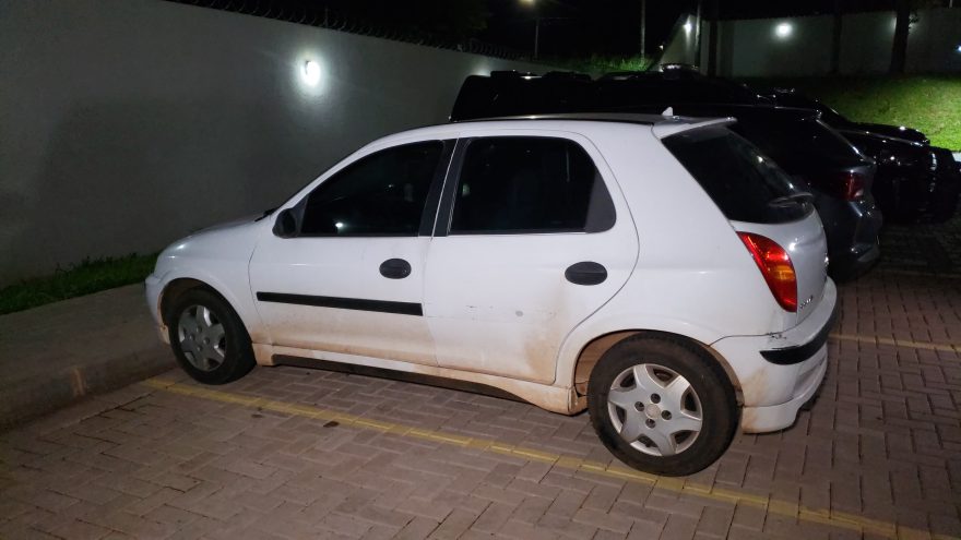 Celta furtado é localizado poucas quadras do local do crime e com a chave na ignição