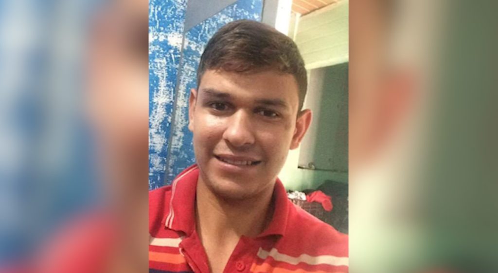 Família pede ajuda para localizar Rogerio Aparecido Vasconcelos, desaparecido desde ontem (3) Família pede ajuda para localizar Rogerio Aparecido Vasconcelos, desaparecido desde ontem (3)