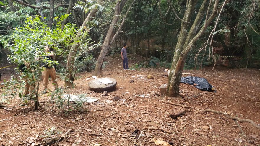 Mulher é encontrada morta com tiros na cabeça no Bairro Santa Cruz