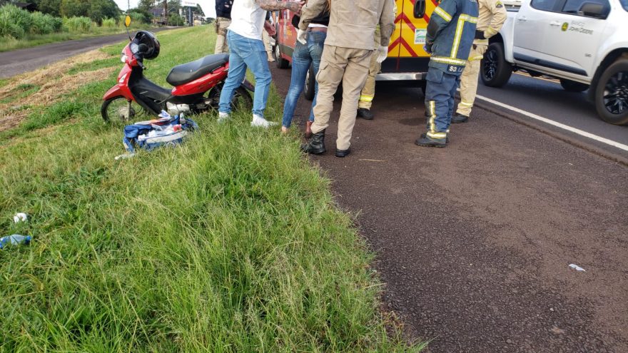 Jovens ficam feridas após caírem de moto na rodovia BR-277, em Cascavel