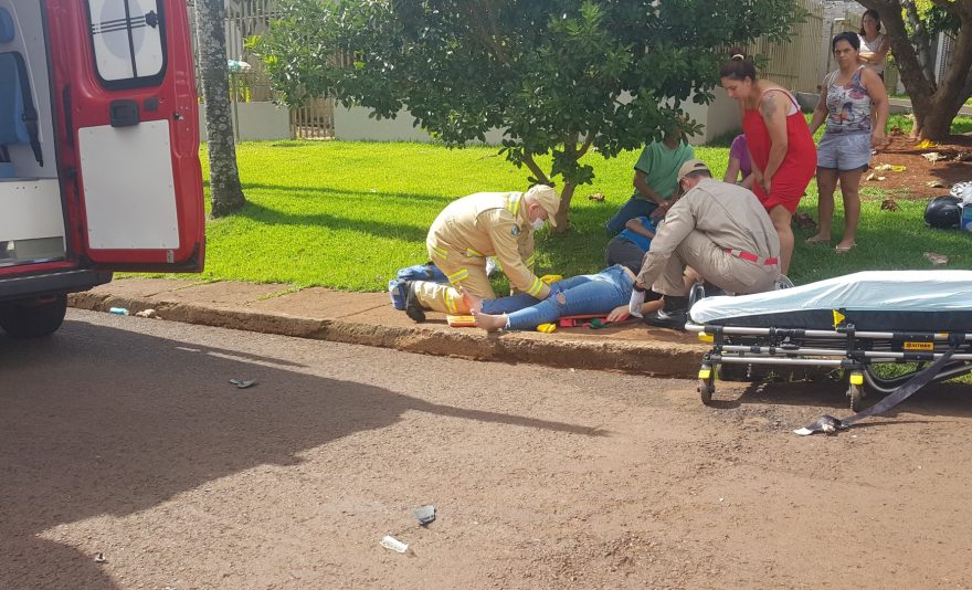 Mãe tem lesão grave e filho escoriações após acidente no Bairro Floresta