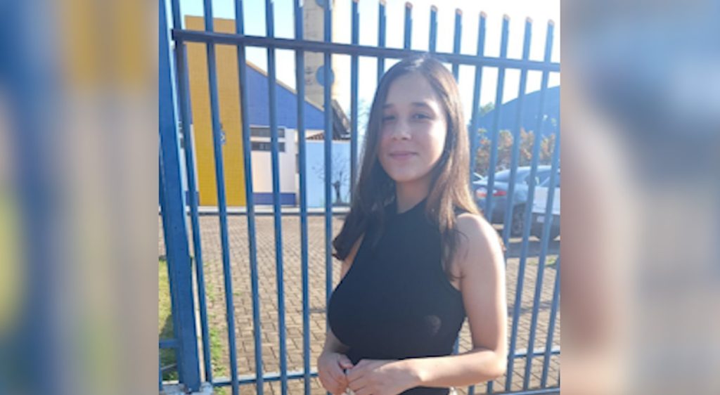 Mãe pede ajuda para localizar Dayane dos Santos Souza, de 16 anos, desaparecida há quatro dias Mãe pede ajuda para localizar Dayane dos Santos Souza, de 16 anos, desaparecida há quatro dias