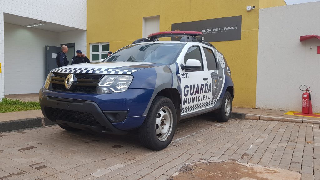 Rapaz descumpre medida protetiva e acaba detido pela GM no Bairro Cataratas Rapaz descumpre medida protetiva e acaba detido pela GM no Bairro Cataratas