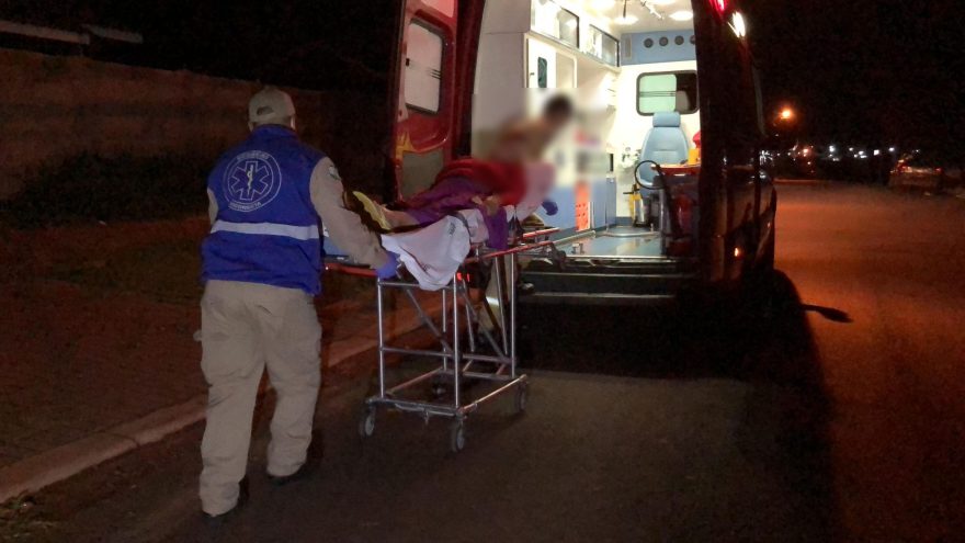 Idosa de 79 anos é socorrida pelo Siate após desmaio no Jardim Veneza