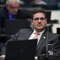 Gastos de dinheiro público para moradia de Matheus Vermelho destoam dos demais deputados Imagem referente a Gastos de dinheiro público para moradia de Matheus Vermelho destoam dos demais deputados