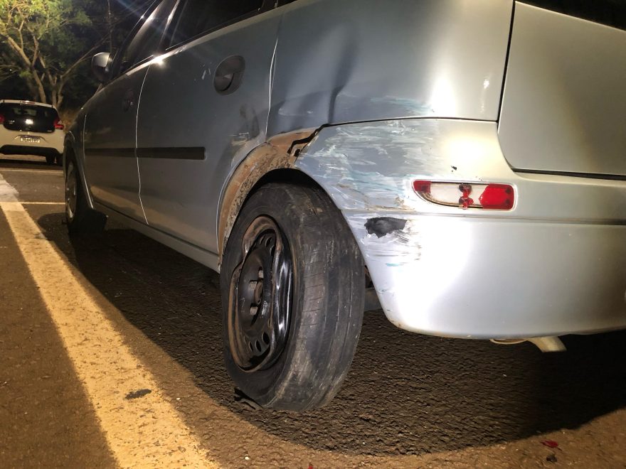 Condutor de Fiat Marea é detido após colidir em carro estacionado