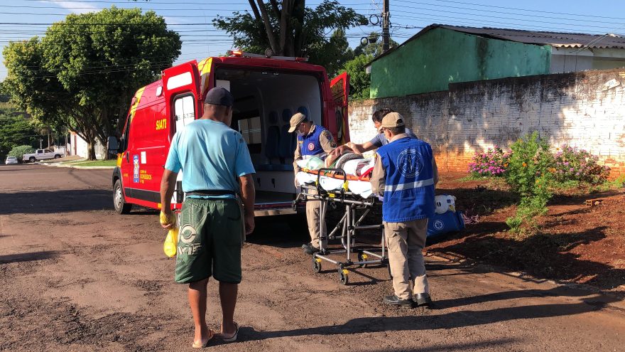 Mulher de 87 anos é socorrida pelo Siate na Região do Lago, em Cascavel