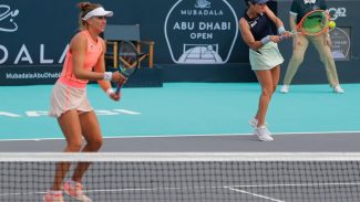 Bia Haddad e Luisa Stefani voltam a vencer e vão à semi em Abu Dhabi