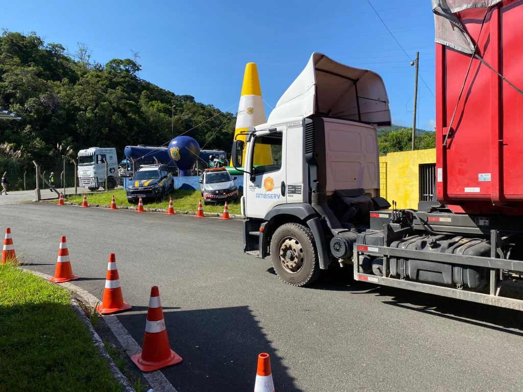 PRF e Arteris realizam Operação Serra Segura na BR-376, em São José dos Pinhais PRF e Arteris realizam Operação Serra Segura na BR-376, em São José dos Pinhais