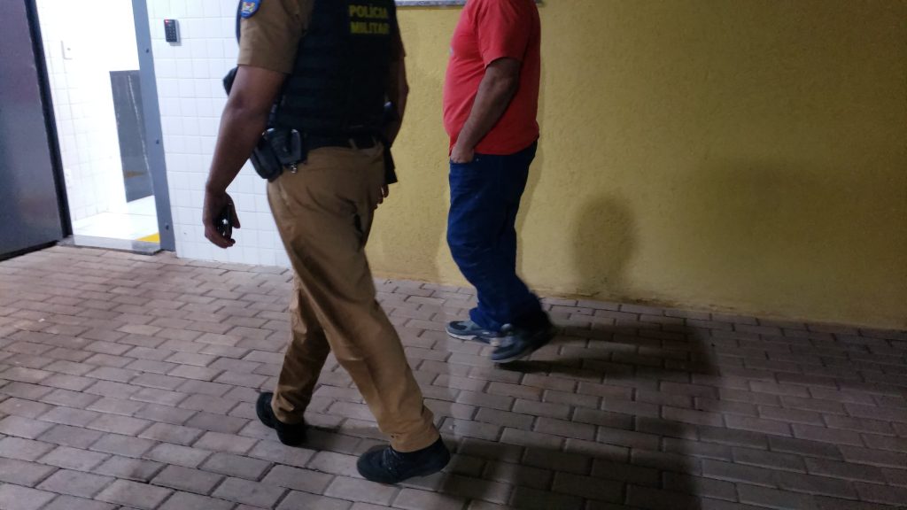 Homem é detido após ameaçar companheira no Bairro Coqueiral