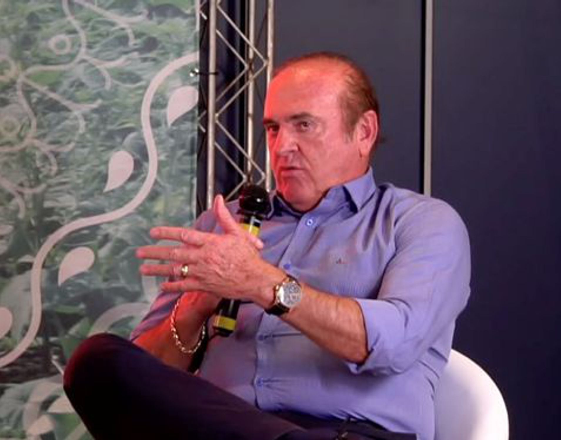 Em debate no Show Rural, Roberto Kaefer destaca a pujança da avicultura do Paraná, maior produtor e exportador de carne de frango do país Em debate no Show Rural, Roberto Kaefer destaca a pujança da avicultura do Paraná, maior produtor e exportador de carne de frango do país
