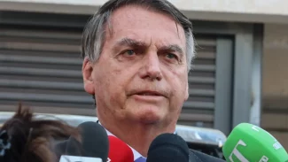 TSE multa Bolsonaro em R$ 15 mil por notícias falsas contra Lula 