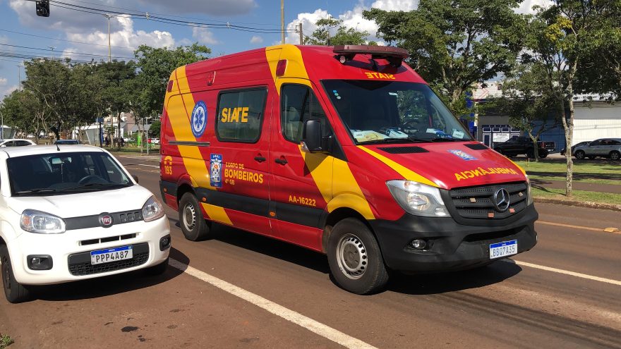 Idosa fica ferida ao cair enquanto atravessava Avenida Tancredo Neves