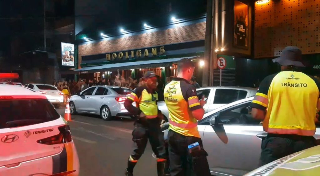 Operação de trânsito é realizada durante a madrugada em Cascavel