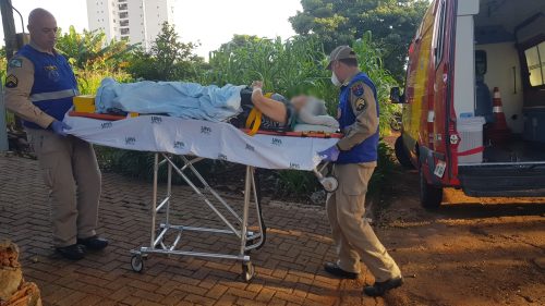 Idosa fratura fêmur ao cair em residência no Coqueiral Imagem referente a Idosa fratura fêmur ao cair em residência no Coqueiral