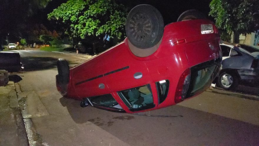 Acidente seguido de capotamento é registrado no Esmeralda