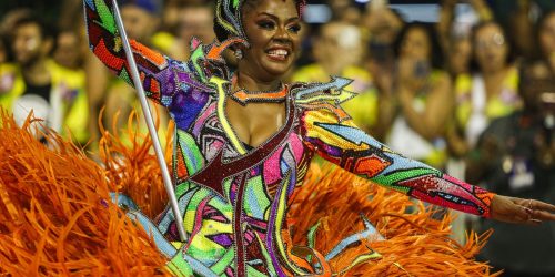 Imagem referente a Veja imagens do segundo dia de desfile do carnaval de São Paulo