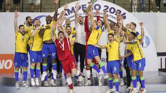 Brasil supera Argentina e conquista Copa América de futsal