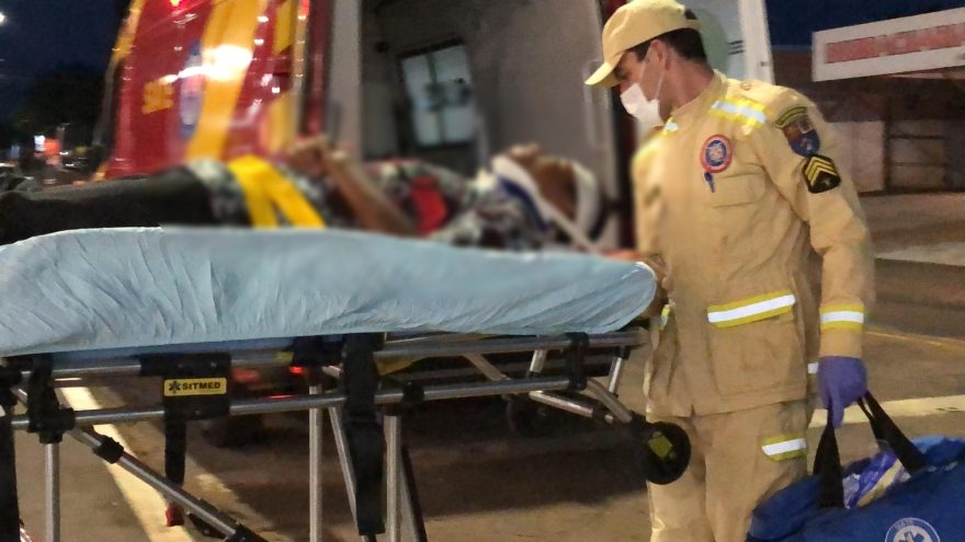 Adolescente fica ferido ao ser atropelado por carro no Parque São Paulo