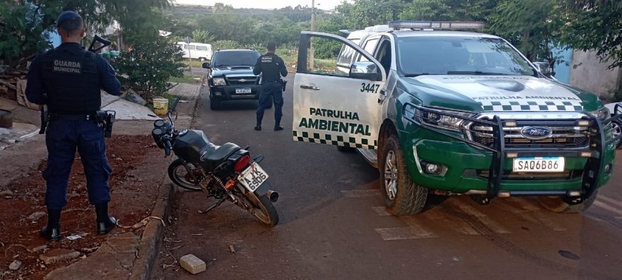 Motocicleta furtada em setembro de 2023 é localizada pela GM no Bairro Interlagos
