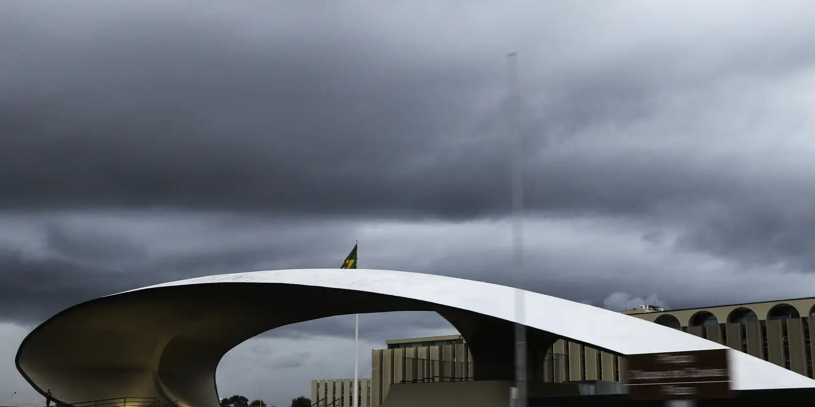 Exército diz que medidas contra alvos da PF dependem da Justiça Exército diz que medidas contra alvos da PF dependem da Justiça