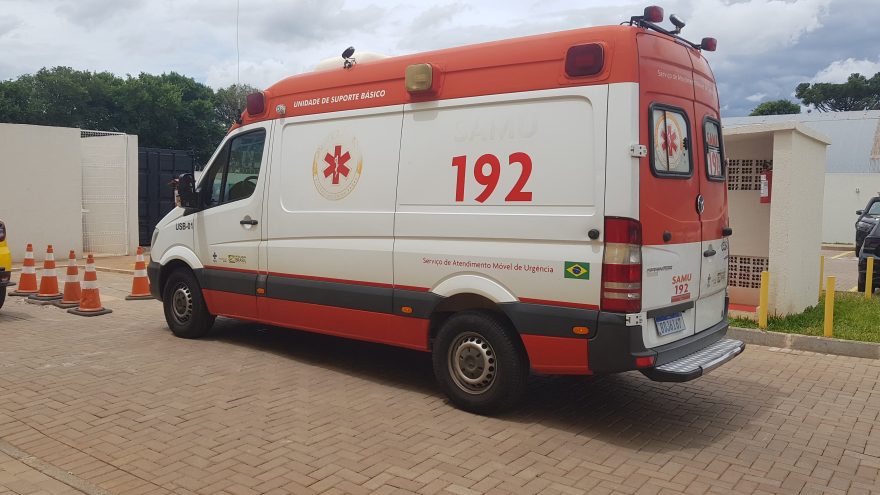 Mulher agredida pelo esposo e irmão é atendida pelo Samu na Delegacia