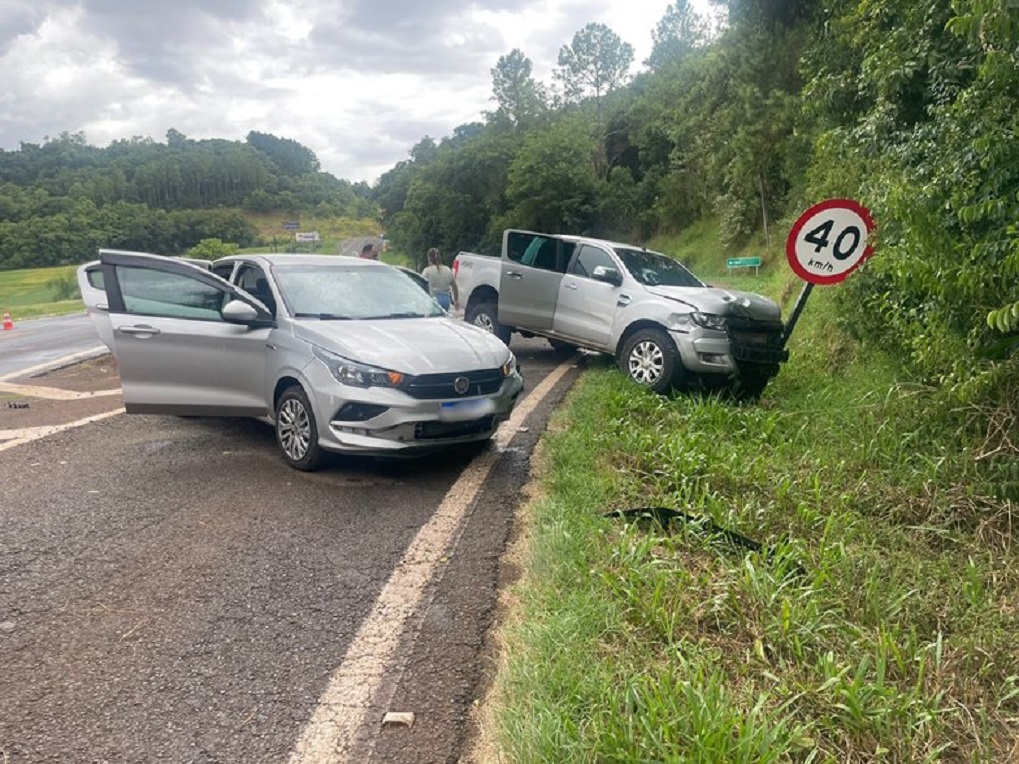 Mãe e duas filhas ficam feridas em acidente na PR-180, em Francisco Beltrão