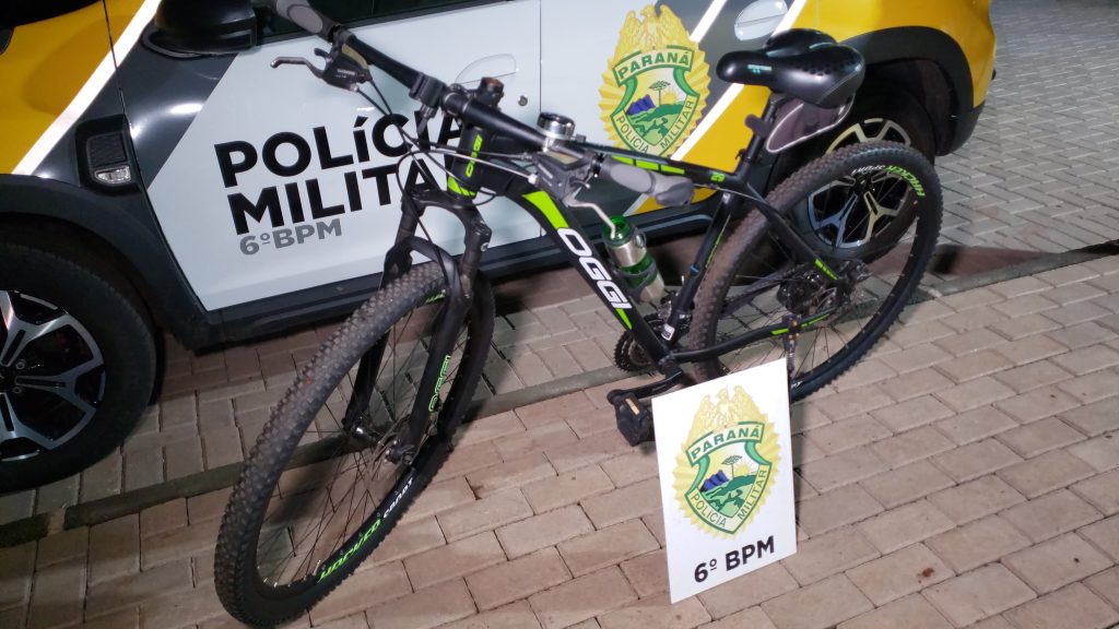 Moradora de rua pega bike furtada emprestada e acaba detida no Santa Cruz