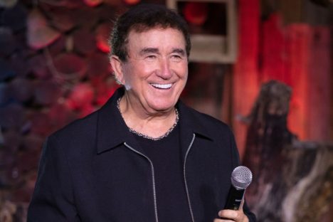 Shows do Litoral começam com Trio Parada Dura, Amado Batista e Matogrosso e Mathias