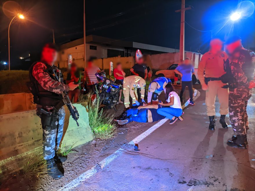 Homem sofre fratura exposta em acidente no viaduto da Avenida Rocha Pombo