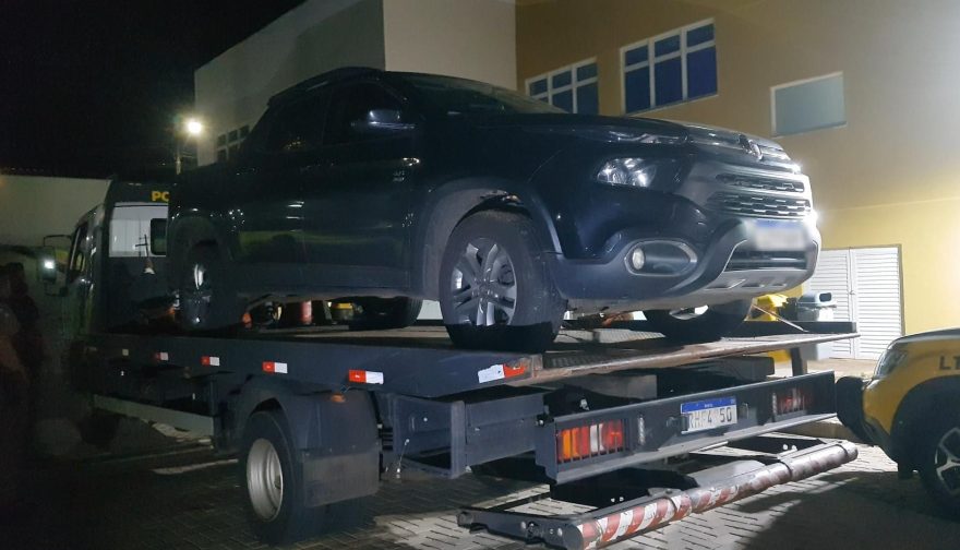 Fiat Toro com alerta de furto é recuperada pela PM no bairro Canadá