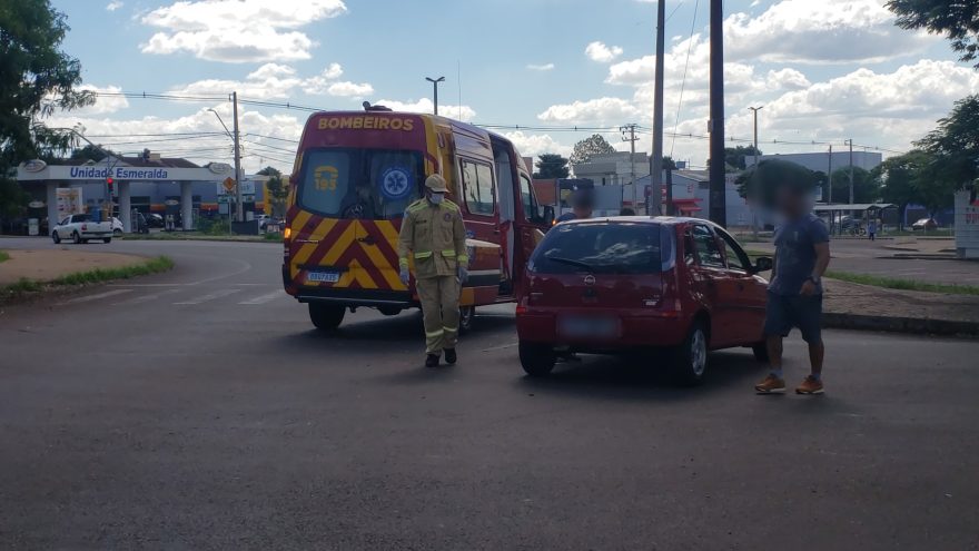 Acidente entre Corsa e Uno deixa duas mulheres feridas no Santo Onofre